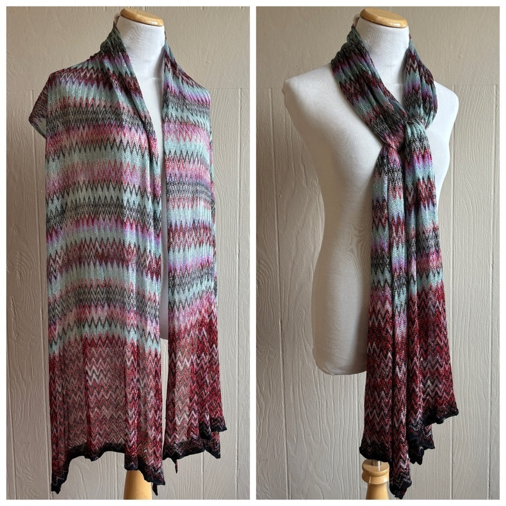 Lightweight Multi-Colored Chevron Printed Knit Sc… - image 1